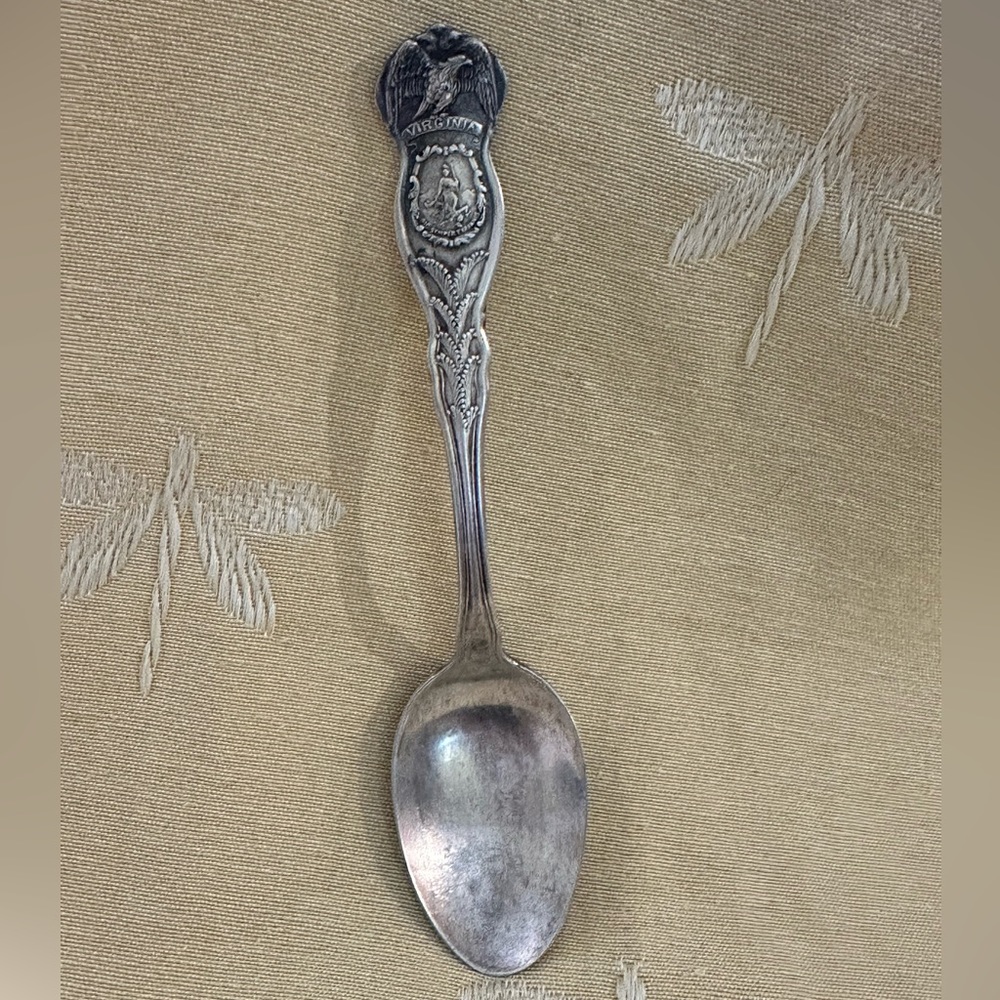 Vintage WM Rogers & Son AA Virginia State Souvenir Spoon.